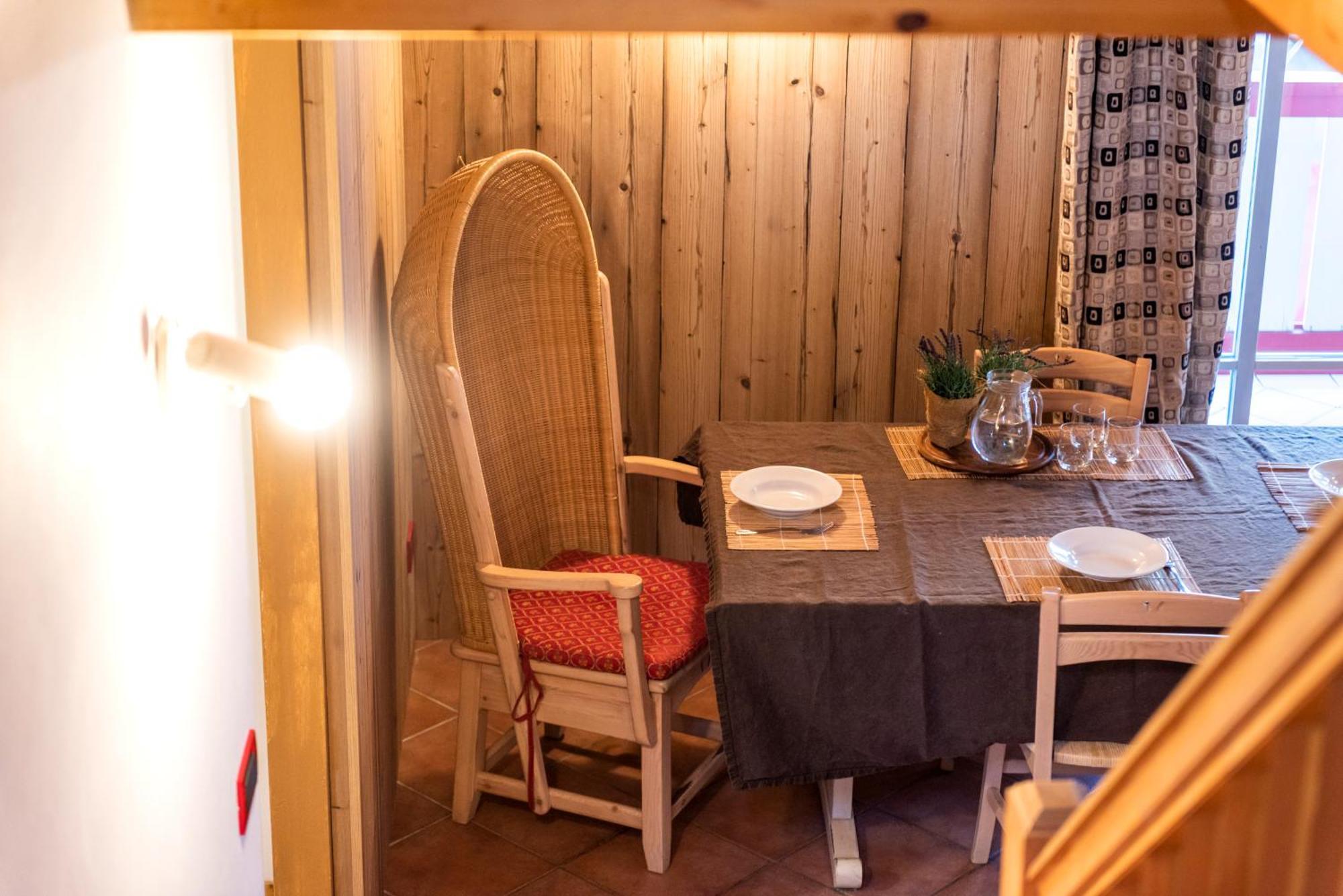 Ciasa Buro - Resh Apartment โมเอนา ภายนอก รูปภาพ